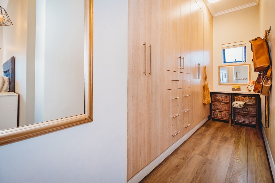 4 Bedroom Property for Sale in Kraaibosch Manor Western Cape